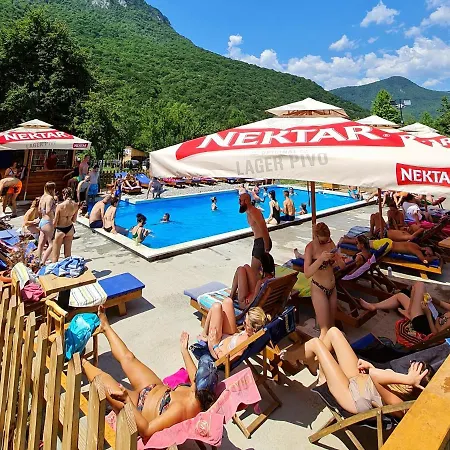 Θέρετρο Rafting Centar Rt